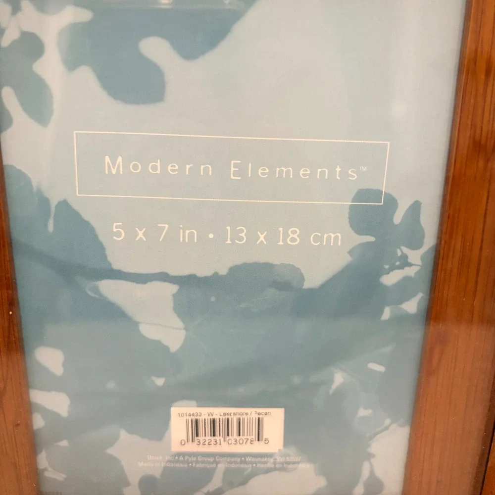 Modern Elements 5x7 Wood Picture Box Frame Pecan Finish Lakeshore Cottage